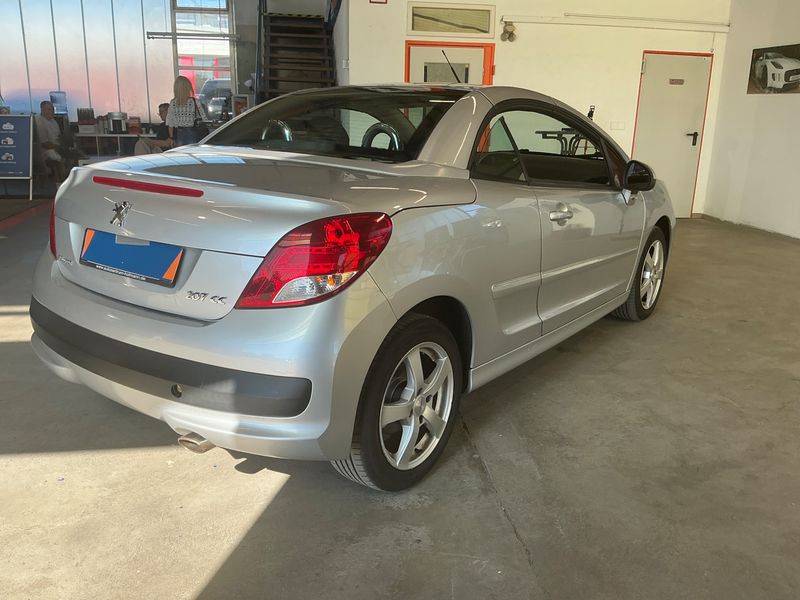 Peugeot 207 1.6 Premium — zdjęcie 2