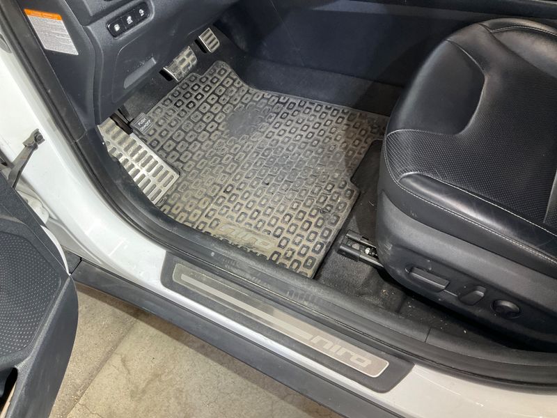 Kia Niro 1.6 Plug-in Hybrid Spirit 2018 – снимка 34