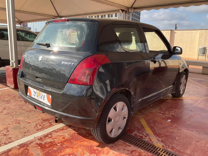 Suzuki Swift 1.3 Comfort — zdjęcie 2