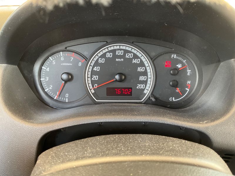 Suzuki Swift 1.3 Comfort — zdjęcie 4