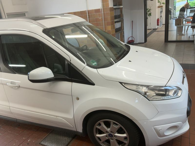 Ford Grand Tourneo Connect 1.5 TDCi Titanium — zdjęcie 8