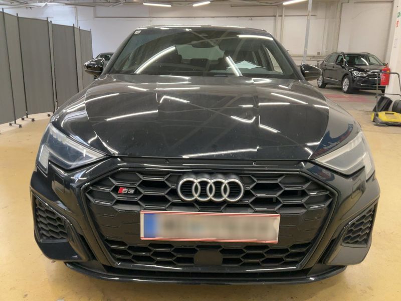 Audi S3 2.0 TFSI quattro — zdjęcie 9