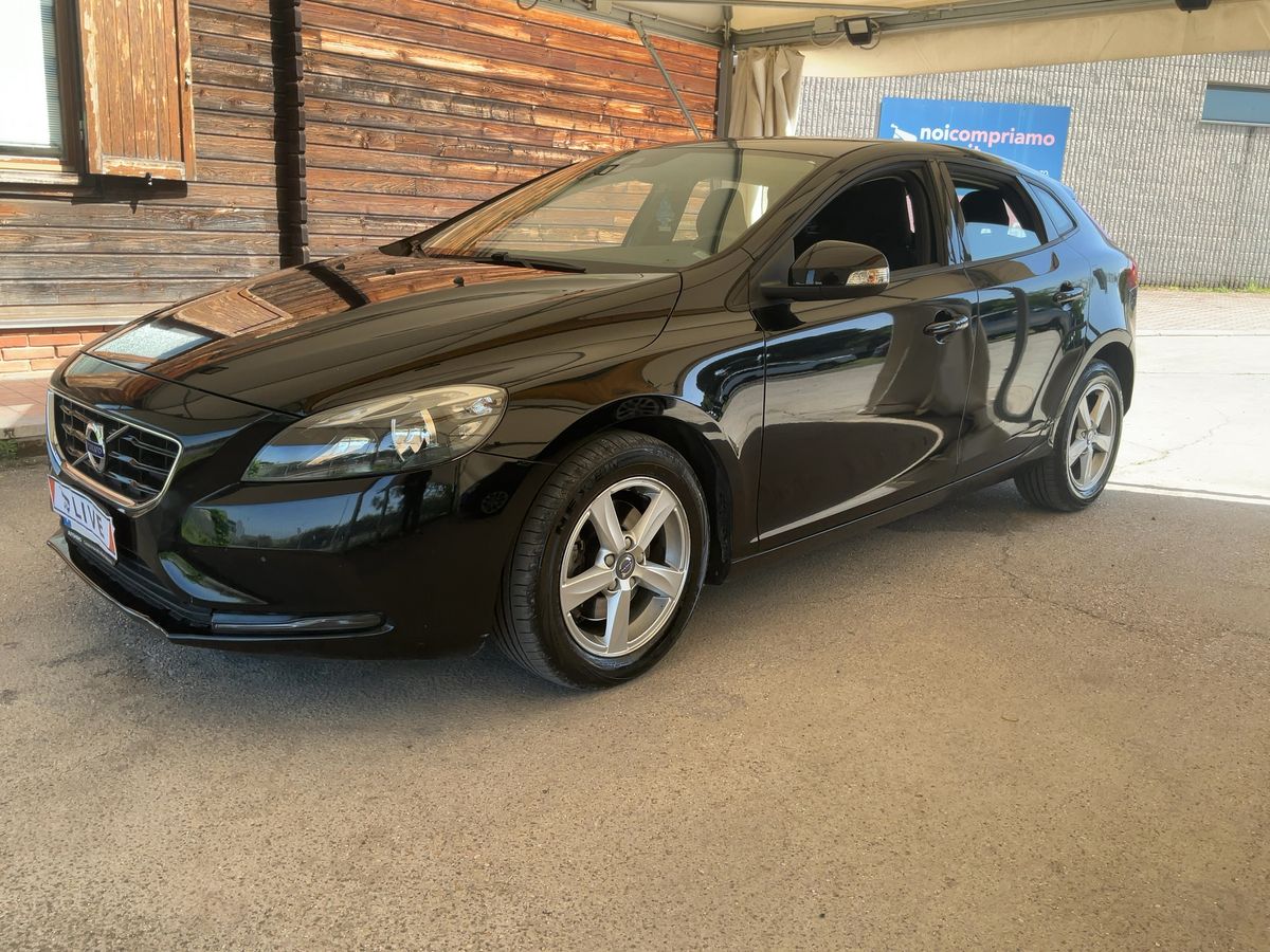 Volvo V40 2015