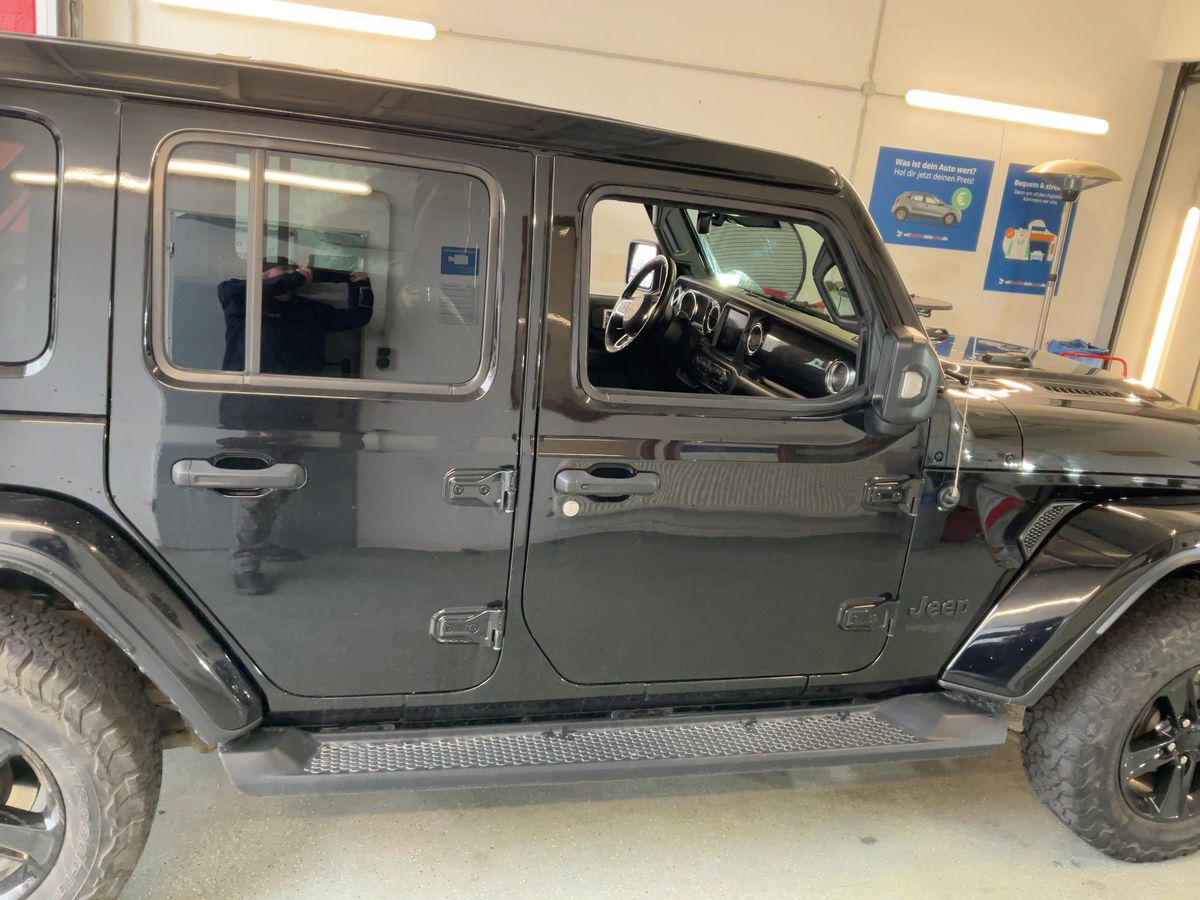 Jeep Wrangler 2020 — photo 11
