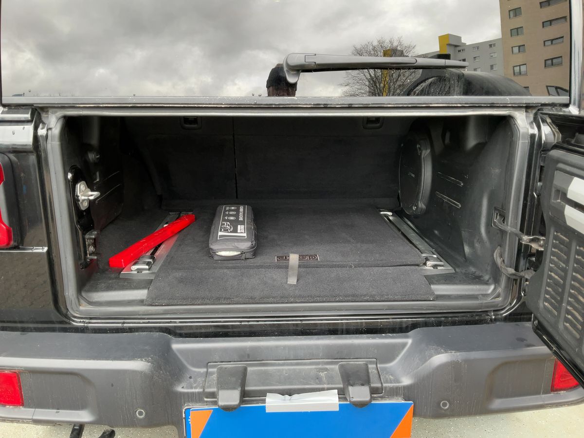Jeep Wrangler 2020 — photo 16