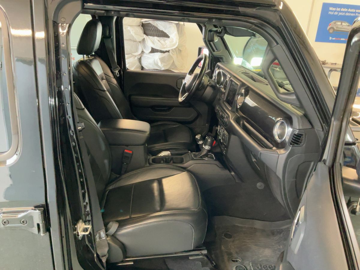 Jeep Wrangler 2020 — photo 17
