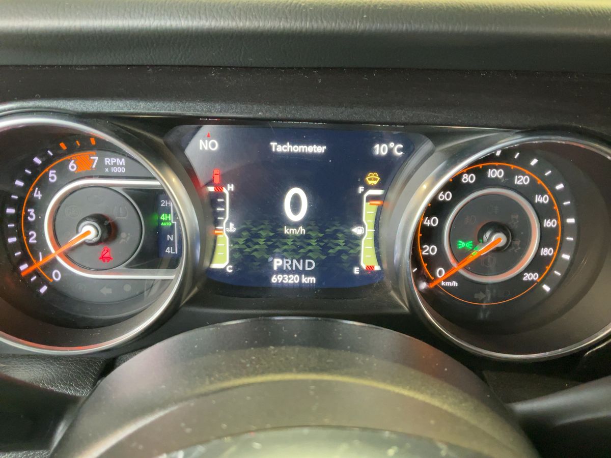 Jeep Wrangler 2020 — photo 19