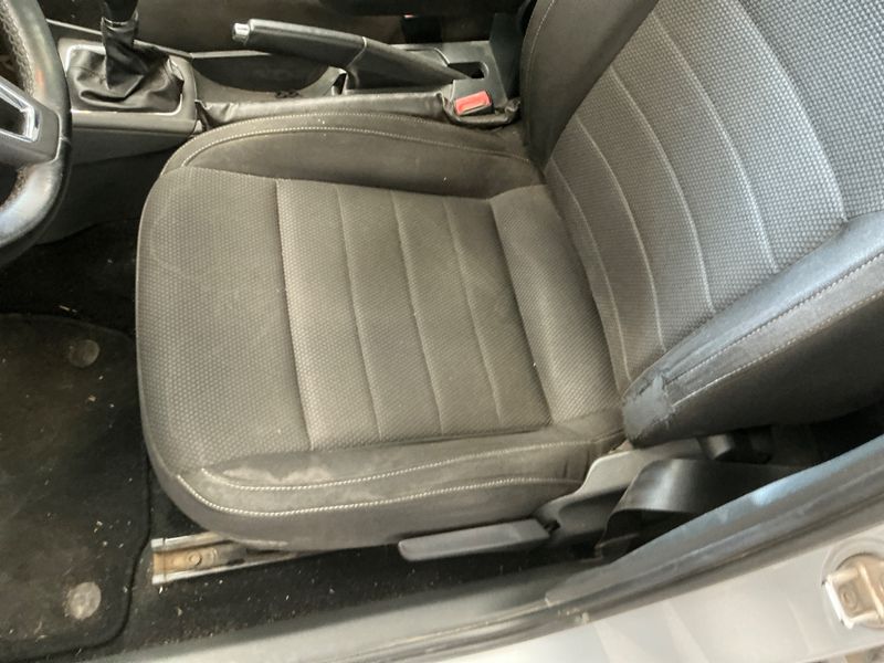 Skoda Rapid Spaceback 1.6 TDI Elegance 2014 – снимка 27