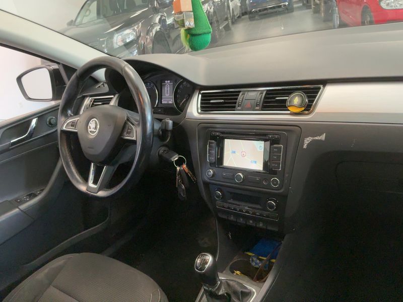 Skoda Rapid Spaceback 1.6 TDI Elegance 2014 – снимка 17