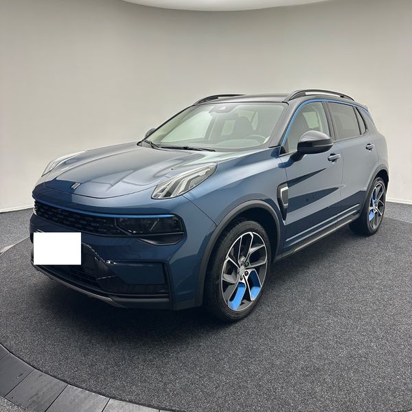2022 Lynk & Co 01