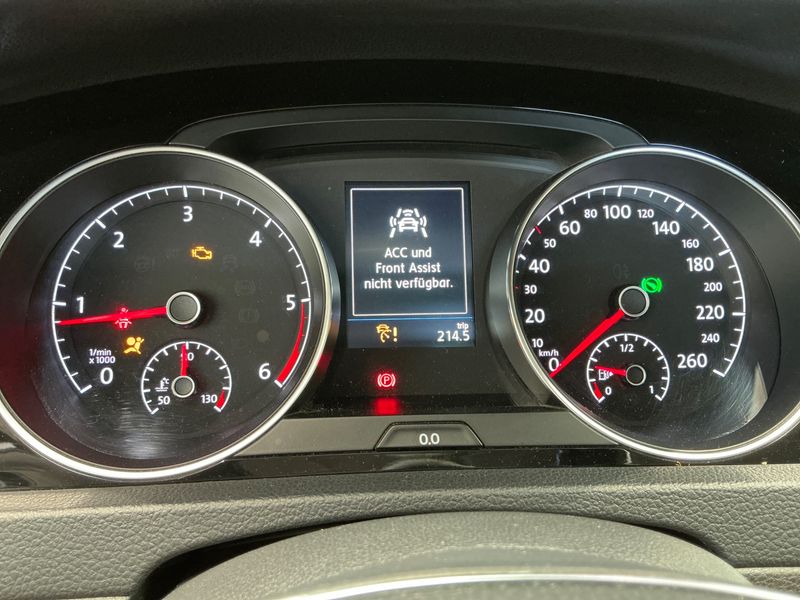 Volkswagen Golf VII 2.0 TDI Cup BlueMotion Tech 2015 – снимка 35