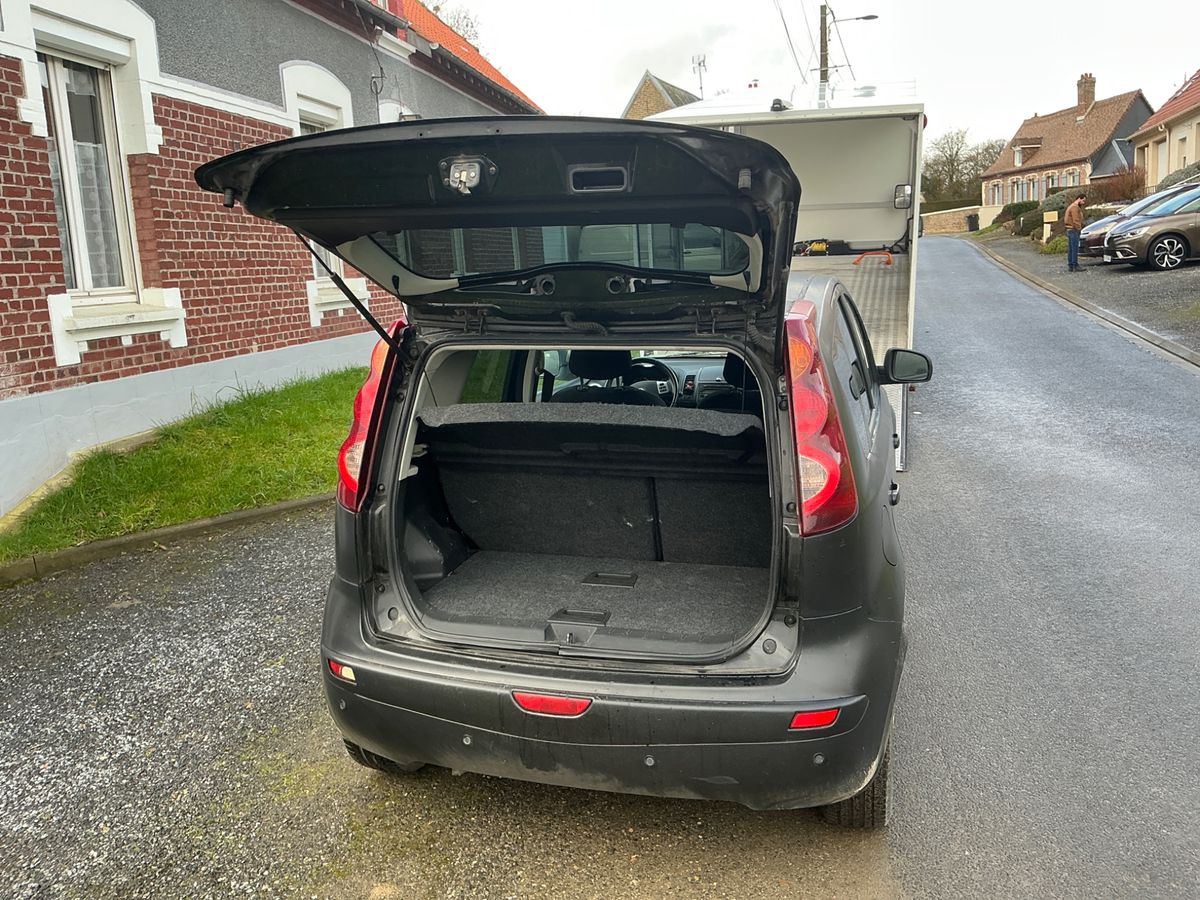 Nissan Note 2010 — photo 10