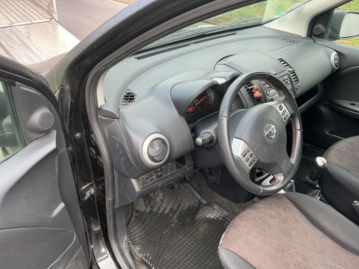 Nissan Note 2010 — photo 4