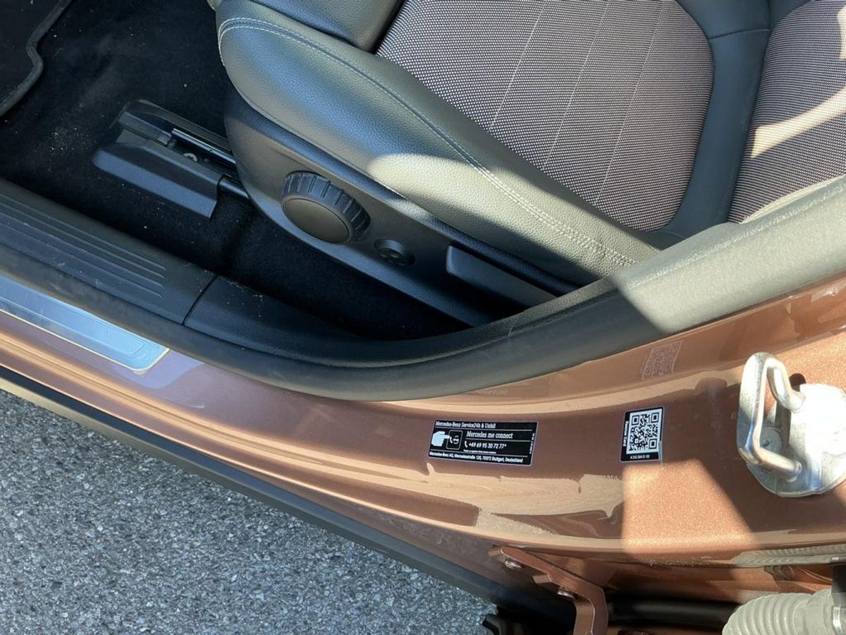 Mercedes-Benz EQA 2022 — photo 21
