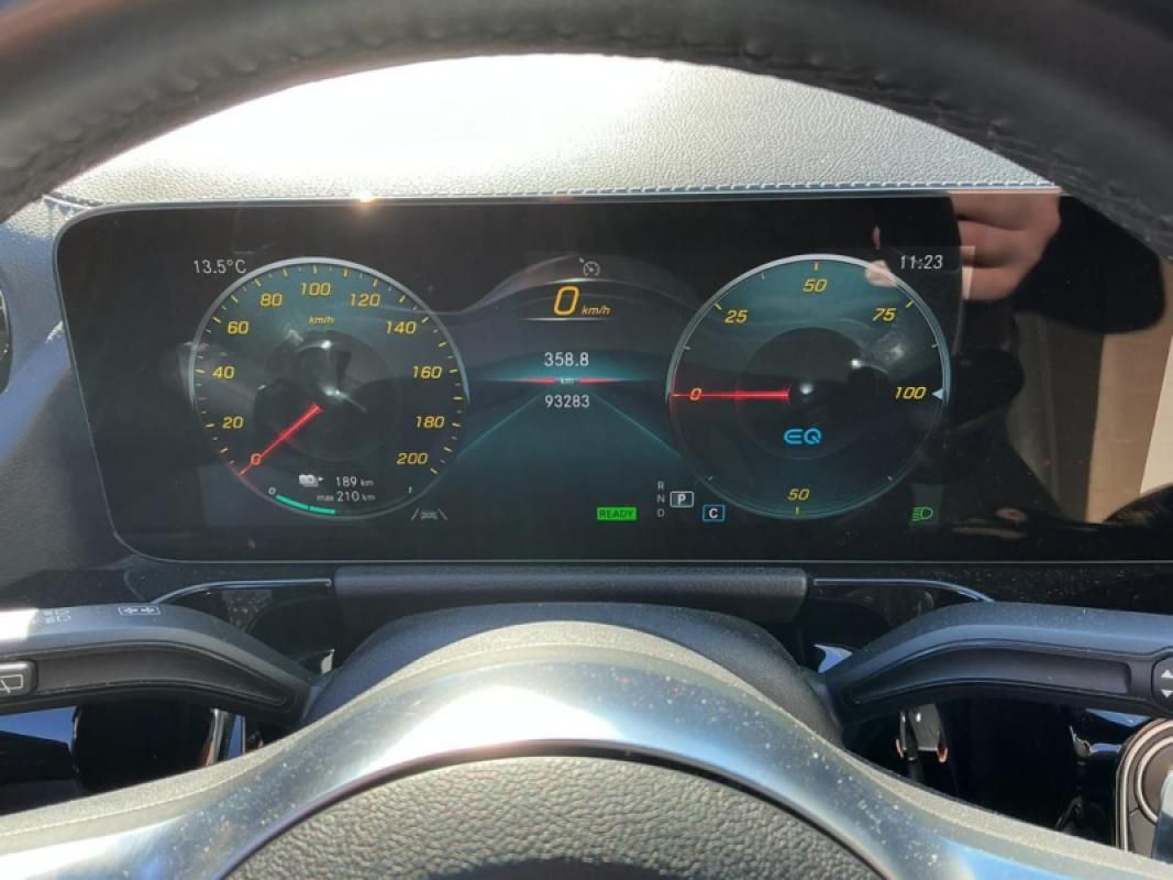 Mercedes-Benz EQA 2022 — photo 12