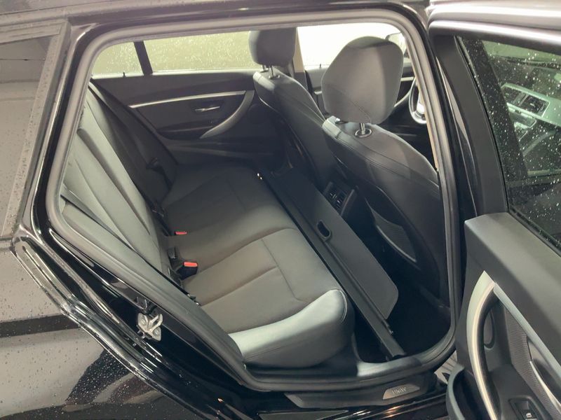 BMW 3er 335d xDrive Sport Line — zdjęcie 15