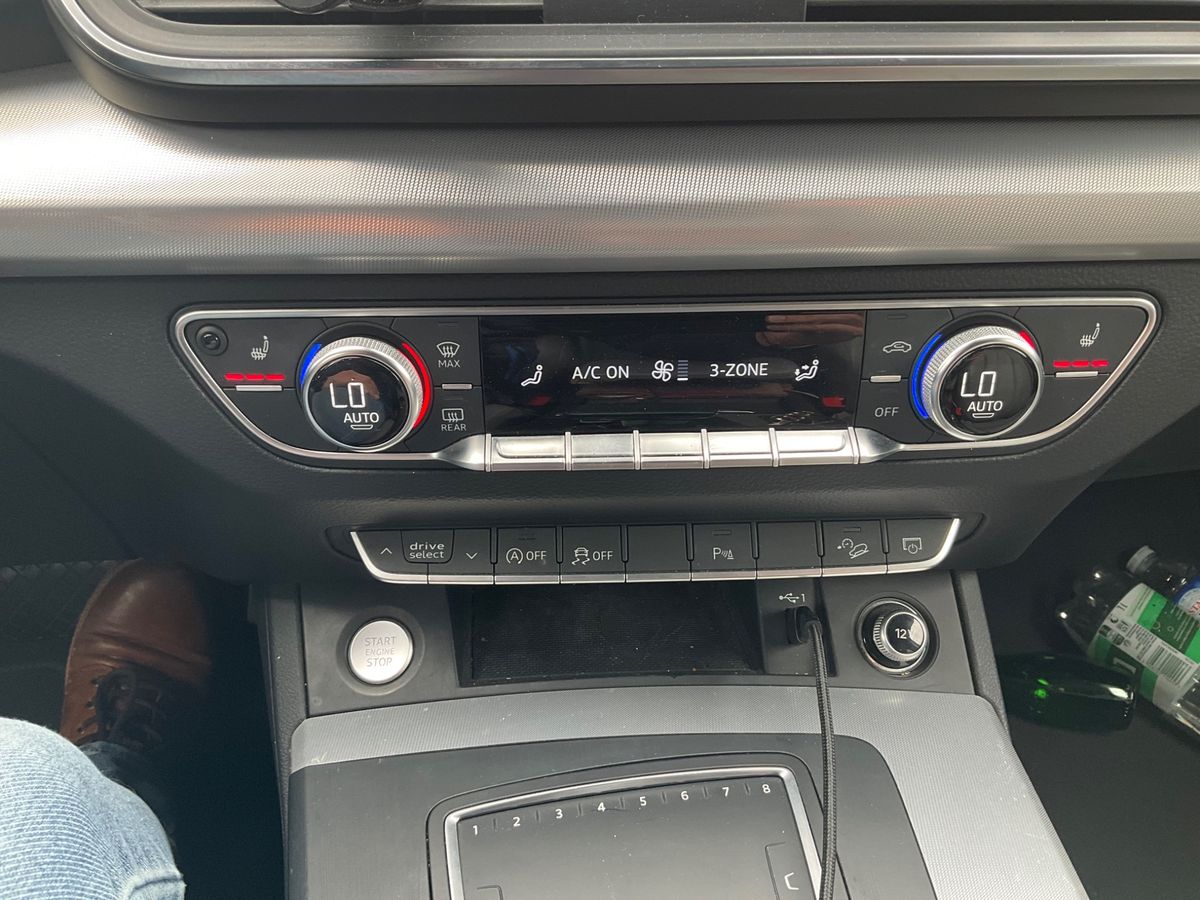 Audi Q5 2019 — photo 27