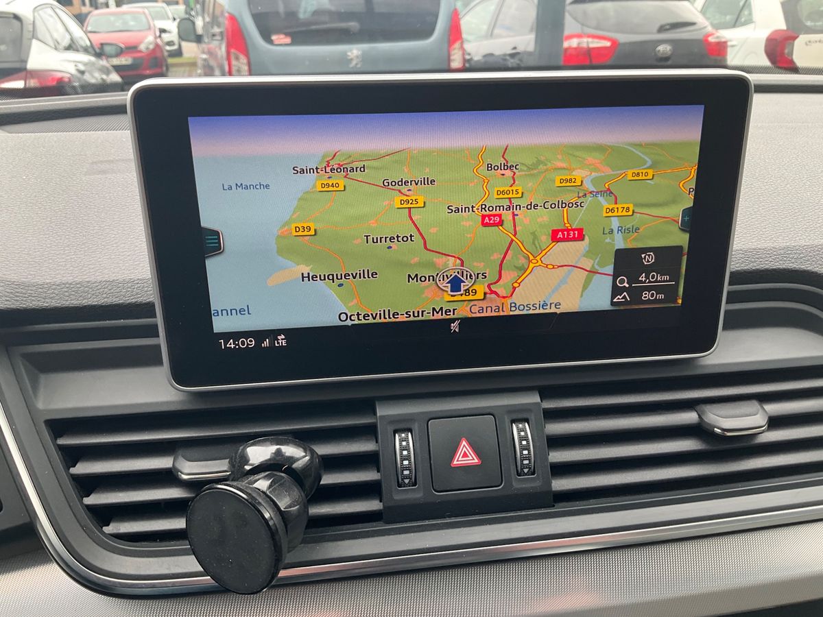Audi Q5 2019 — photo 25