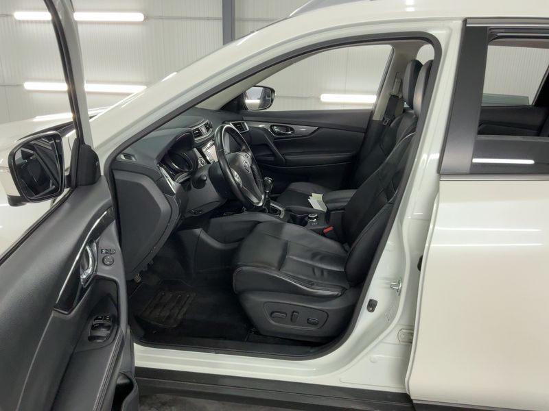Nissan X-Trail 1.6 dCi Tekna 4x4 — zdjęcie 11