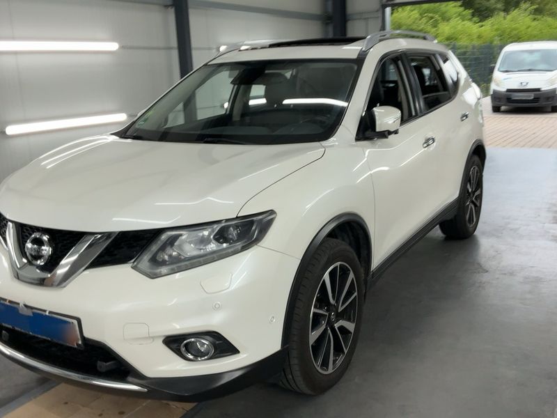 Nissan X-Trail 1.6 dCi Tekna 4x4 — zdjęcie 2