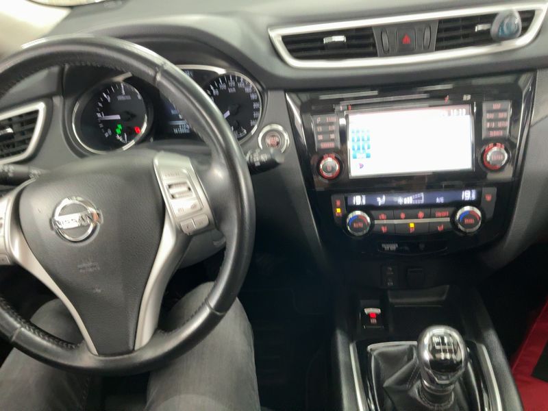 Nissan X-Trail 1.6 dCi Tekna 4x4 — zdjęcie 12