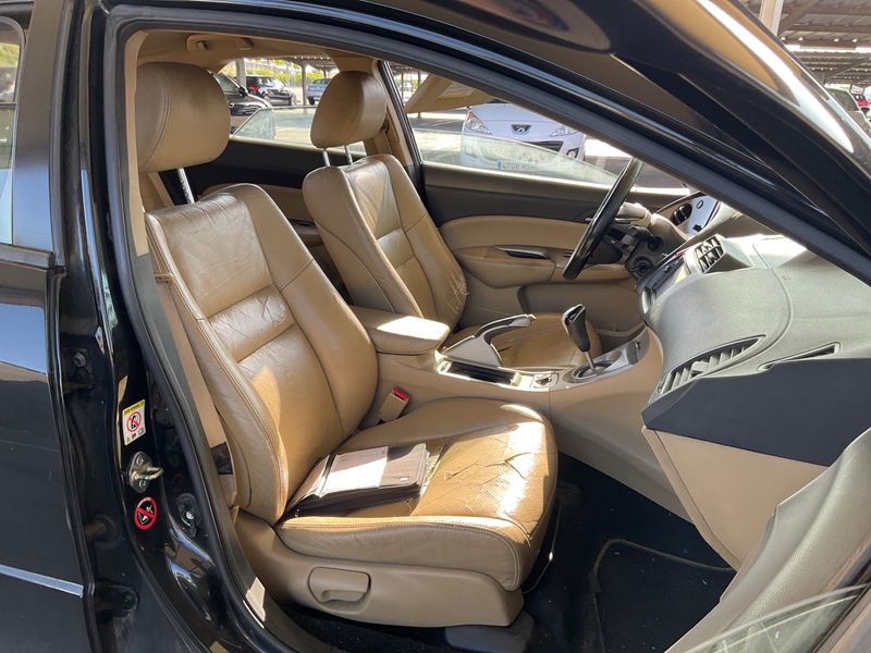 Honda Civic 2.2 CTDI Executive — zdjęcie 3