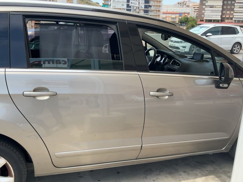 Peugeot 5008 1.6 HDi Allure 2012 – снимка 10