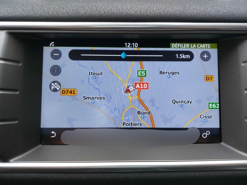 Land Rover Evoque 2.0 Td4 SE Dynamic — zdjęcie 13