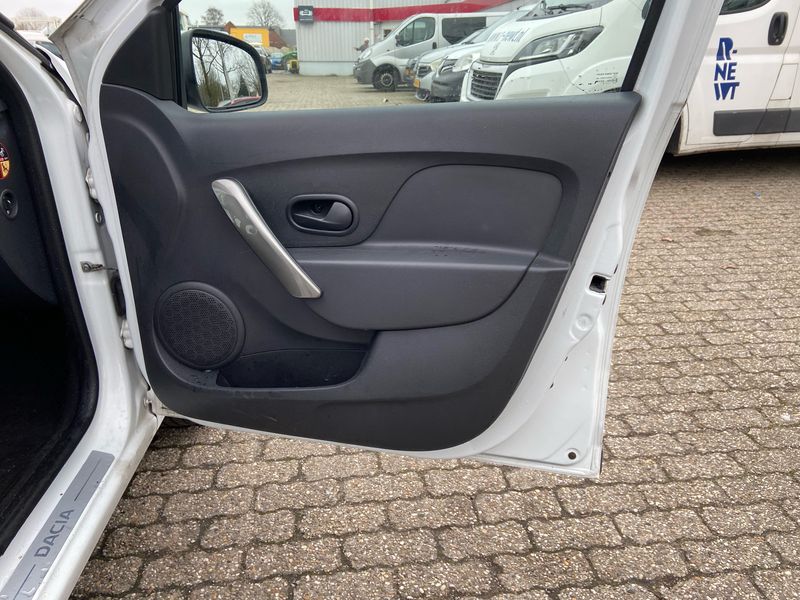 Dacia Logan MCV 0.9 TCe Prestige — zdjęcie 18
