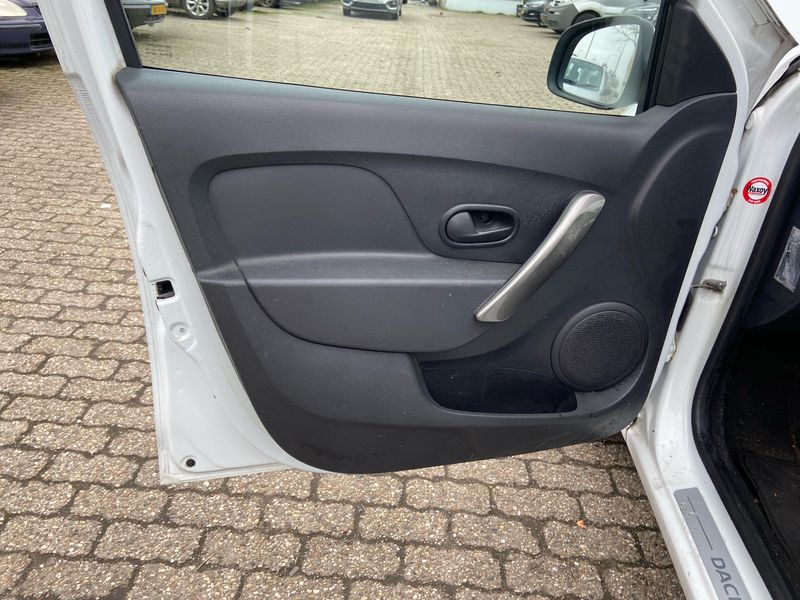Dacia Logan MCV 0.9 TCe Prestige — zdjęcie 21