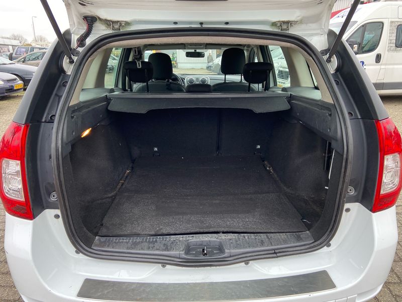 Dacia Logan MCV 0.9 TCe Prestige — zdjęcie 9