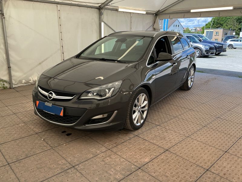 Opel Astra 2.0 CDTI Innovation — zdjęcie 1