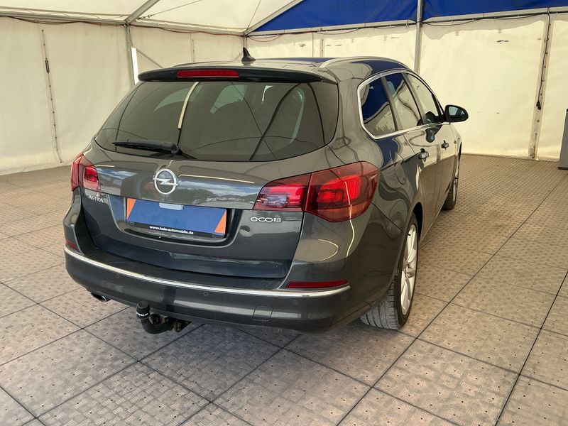 Opel Astra 2.0 CDTI Innovation — zdjęcie 2