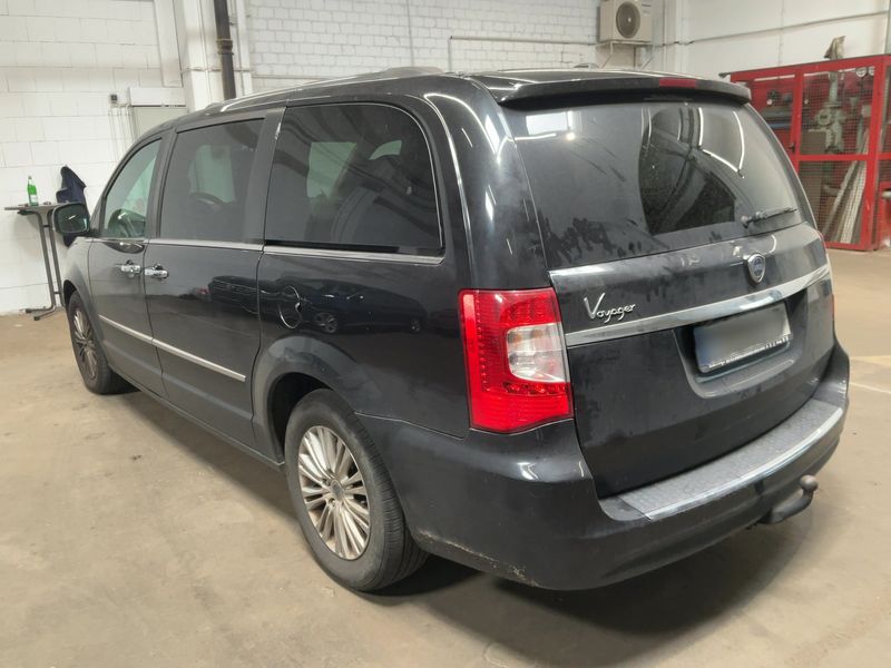 Lancia Voyager 2.8 JTDM Platinum — zdjęcie 3
