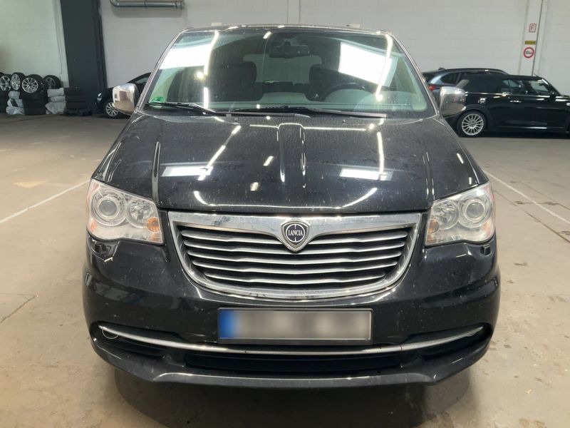 Lancia Voyager 2.8 JTDM Platinum — zdjęcie 9