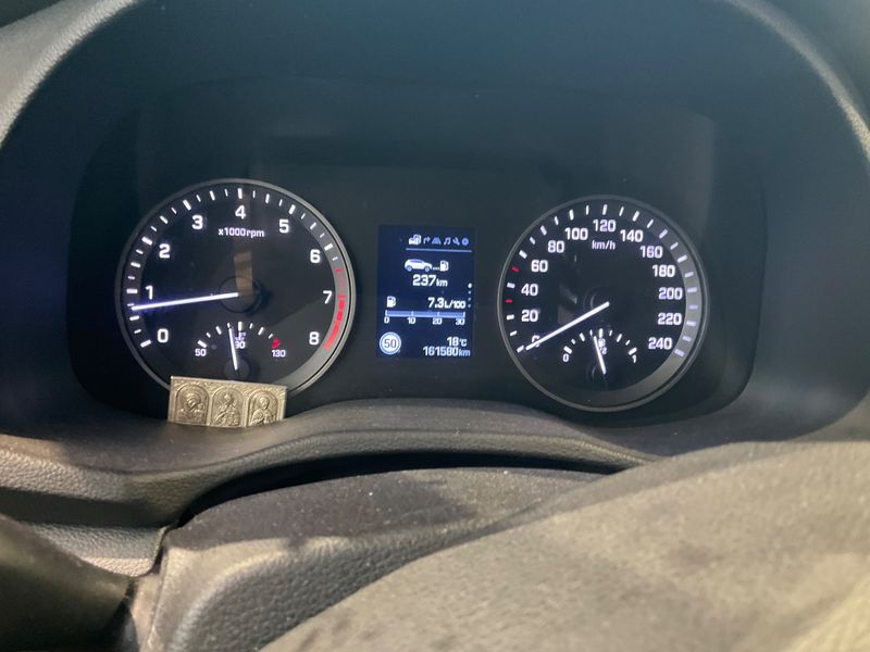 Hyundai Tucson 1.6 Intro Edition blue 2WD — zdjęcie 13