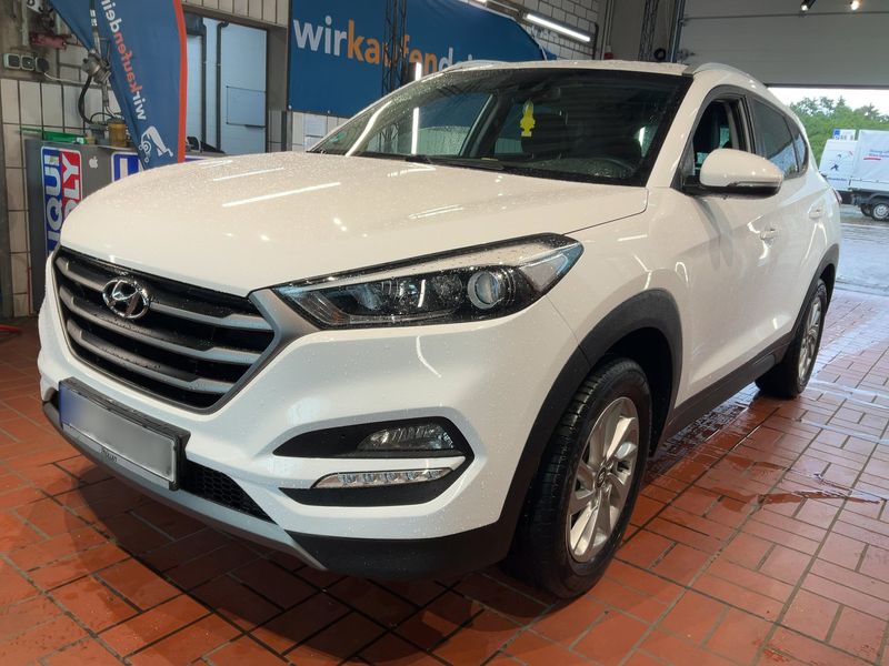Hyundai Tucson 1.6 Intro Edition blue 2WD — zdjęcie 1