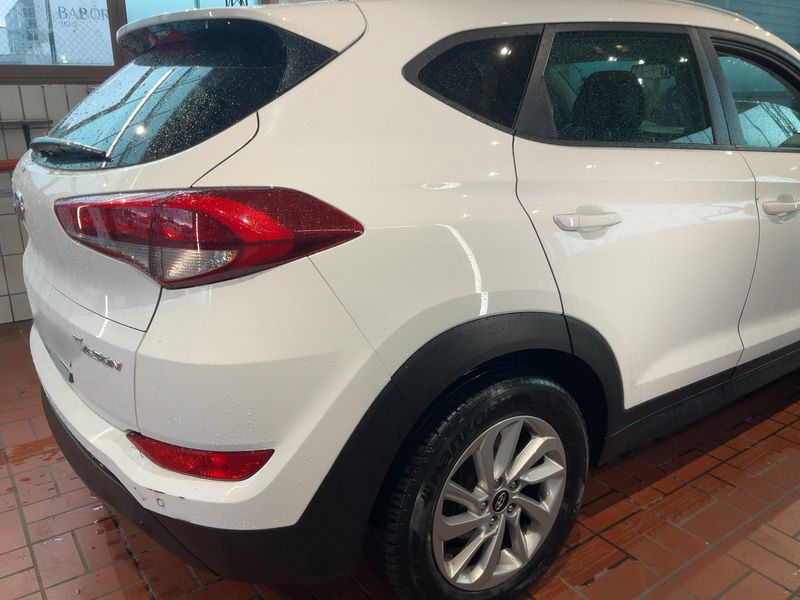 Hyundai Tucson 1.6 Intro Edition blue 2WD — zdjęcie 6