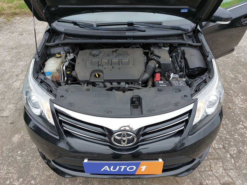Toyota Avensis 1.8 Edition — zdjęcie 8