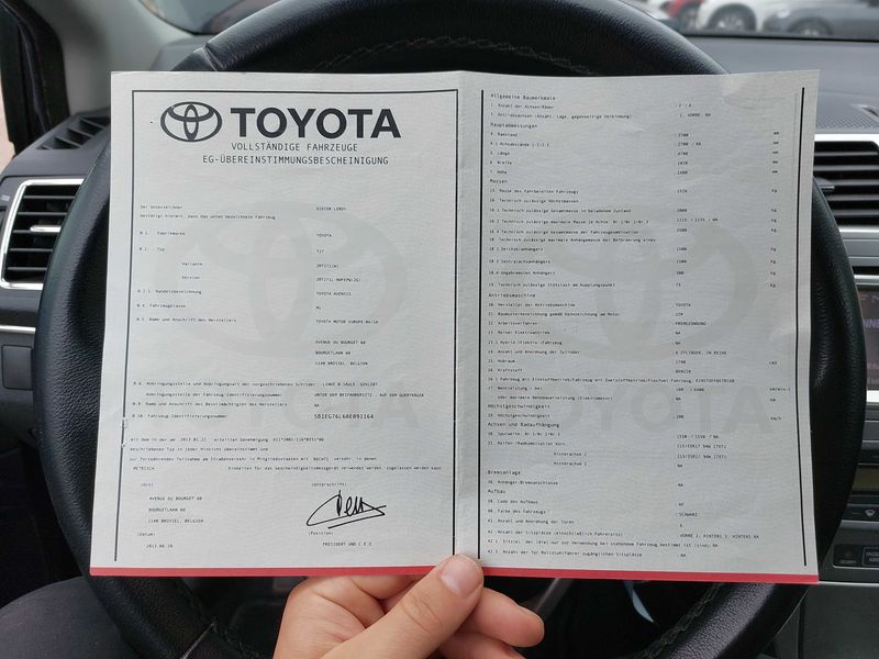 Toyota Avensis 1.8 Edition — zdjęcie 18