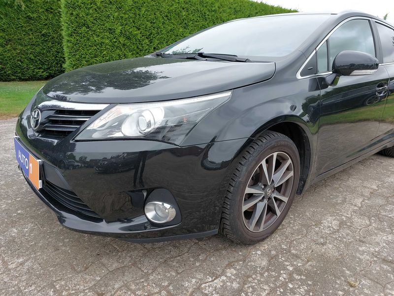 Toyota Avensis 1.8 Edition — zdjęcie 2