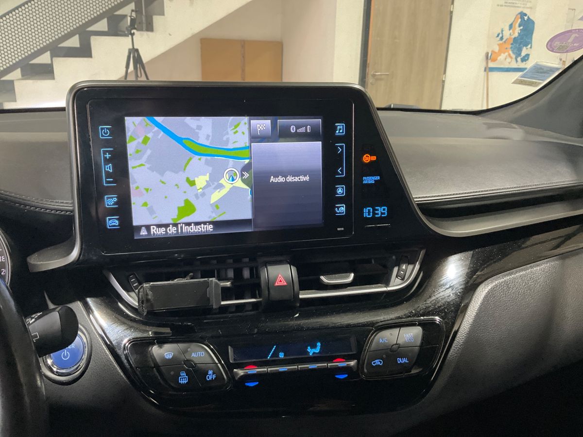 Toyota C-HR 2018 — photo 54