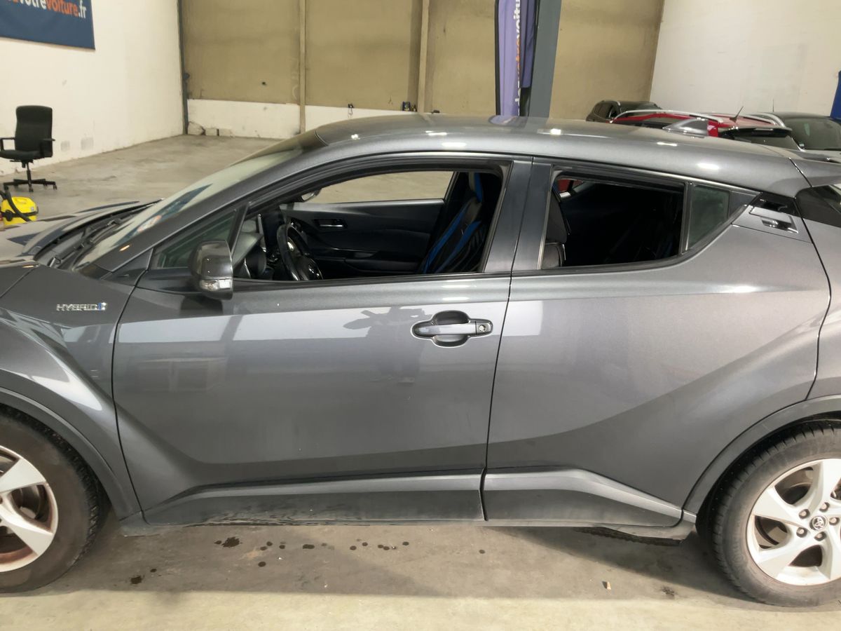 Toyota C-HR 2018 — photo 5