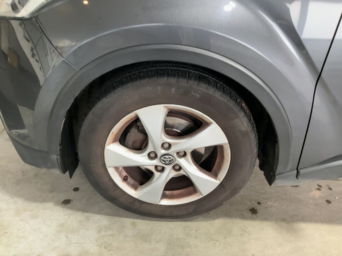 Toyota C-HR 2018 — photo 4