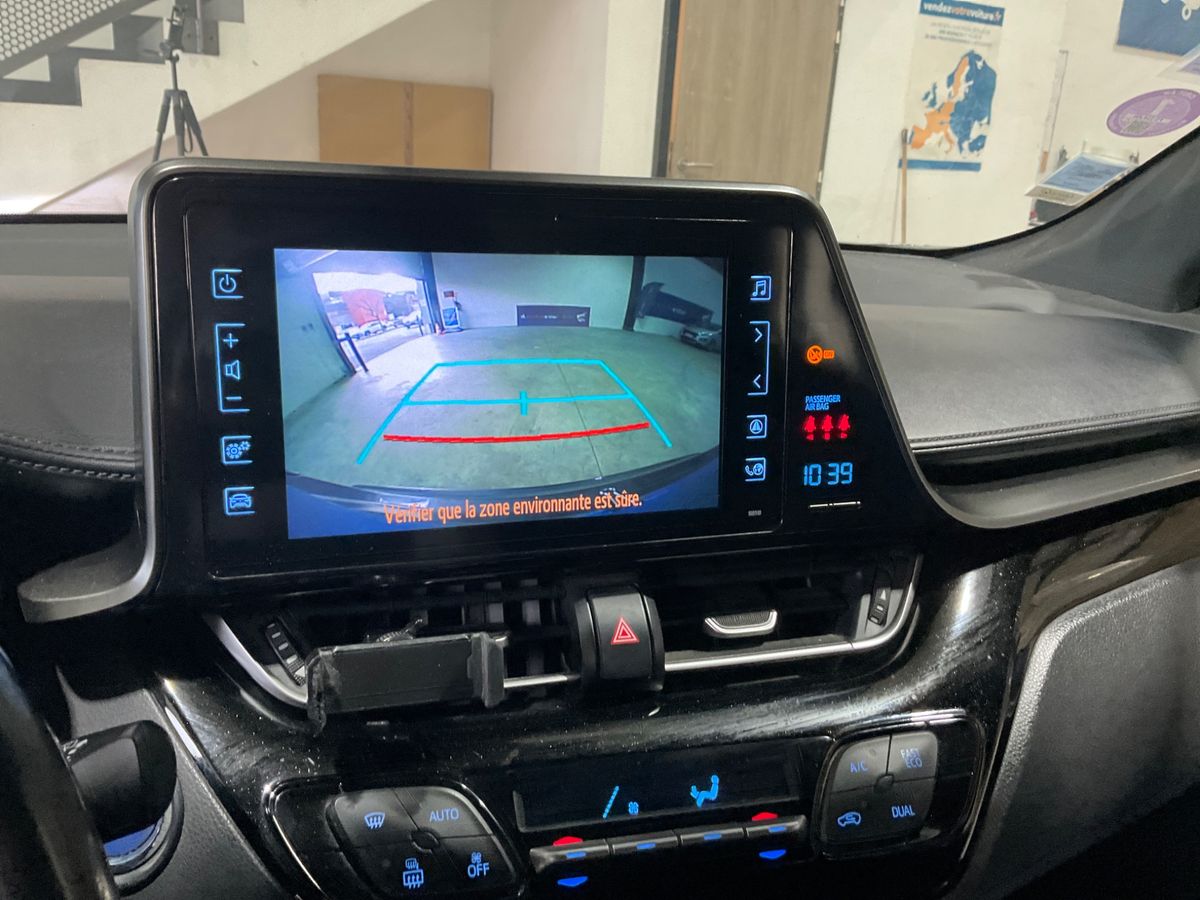 Toyota C-HR 2018 — photo 55
