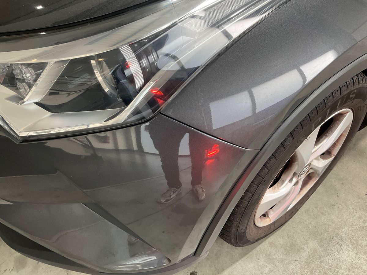 Toyota C-HR 2018 — photo 3
