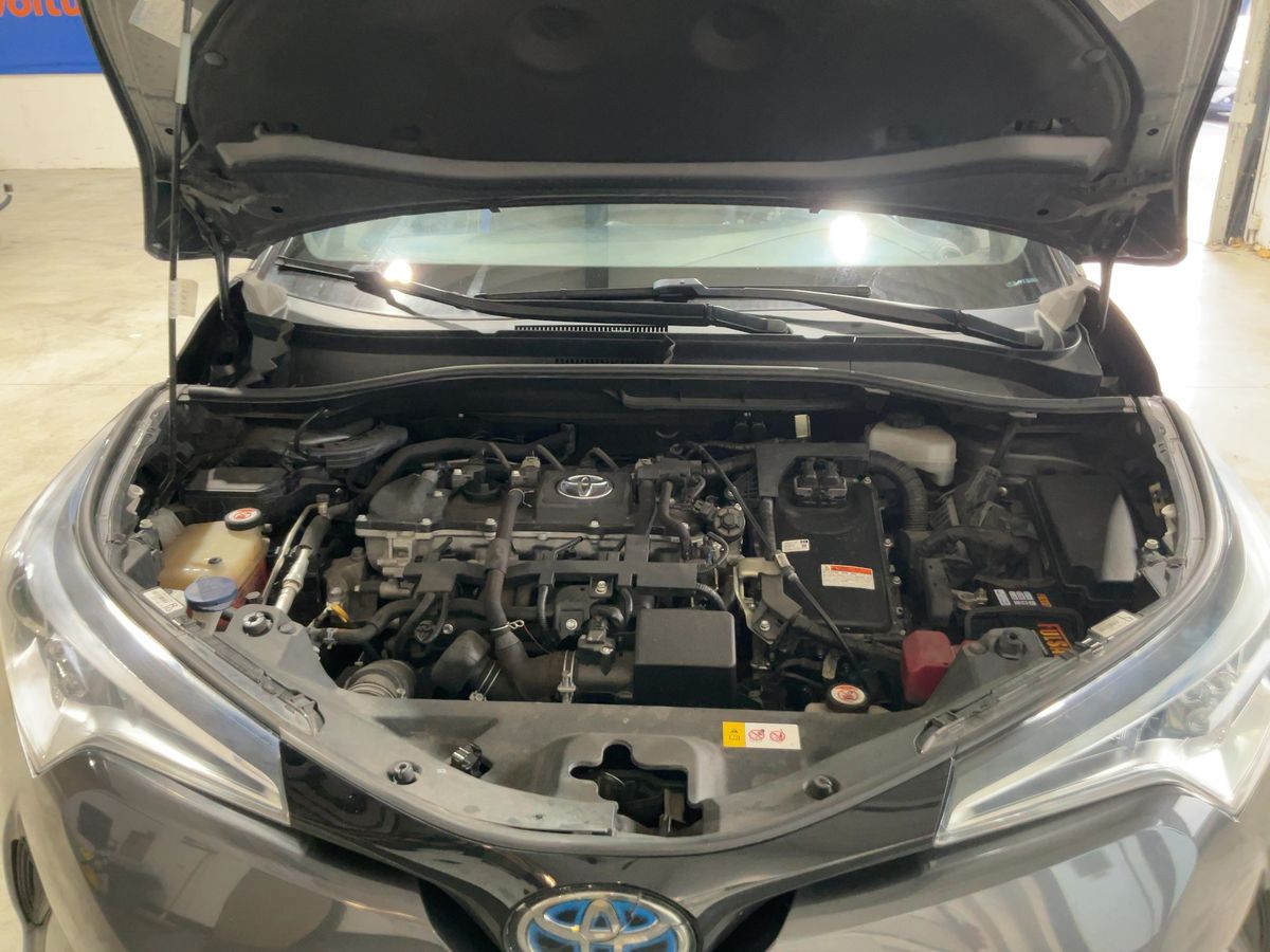 Toyota C-HR 2018 — photo 53