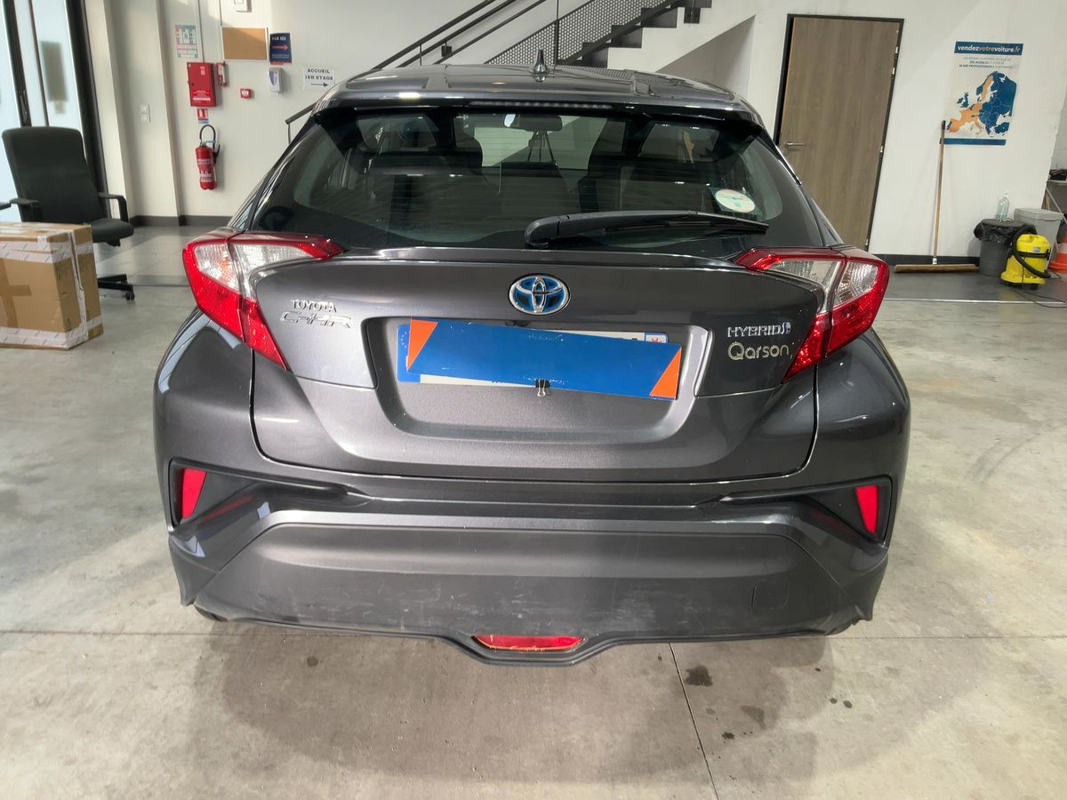 Toyota C-HR 2018 — photo 8