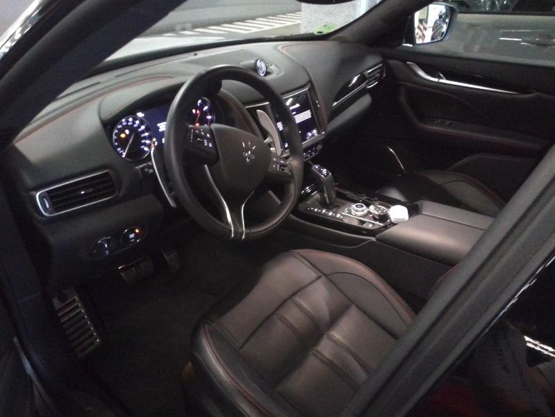 Maserati Levante 3.0 V6 TwinTurbo Modena Ultima — zdjęcie 9