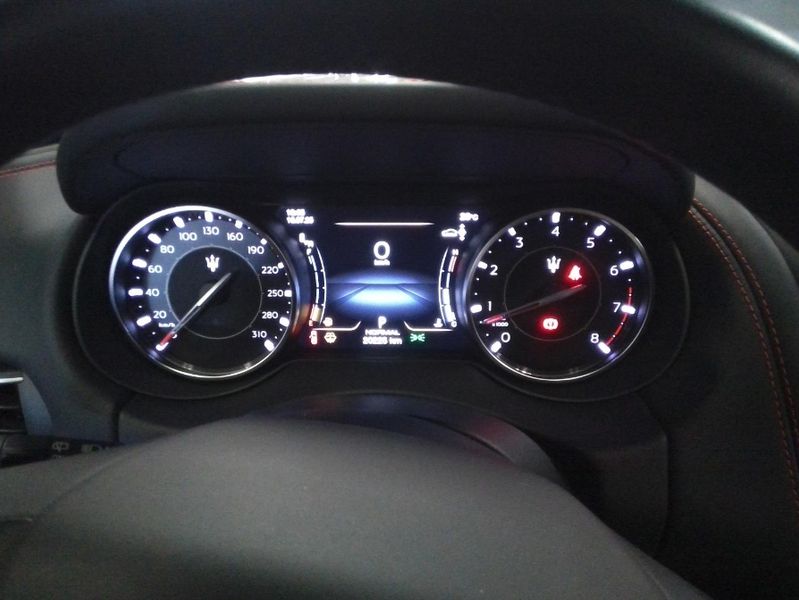 Maserati Levante 3.0 V6 TwinTurbo Modena Ultima — zdjęcie 12